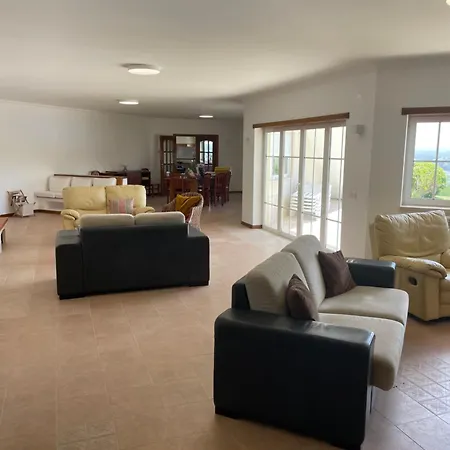 Luxury 6 Bedroom Oceanfront - Sleeps 20 Guests Villa