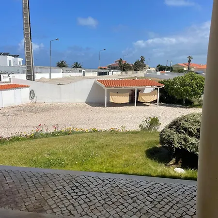 Luxury 6 Bedroom Oceanfront - Sleeps 22 Guests فيلة