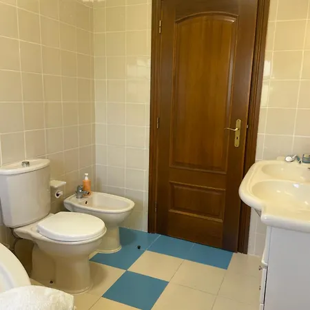 Luxury 6 Bedroom Oceanfront - Sleeps 22 Guests فيلة *