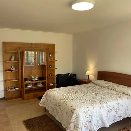 Luxury 6 Bedroom Oceanfront - Sleeps 22 Guests فيلة