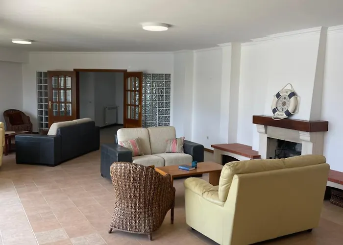 Luxury 6 Bedroom Oceanfront - Sleeps 22 Guests *