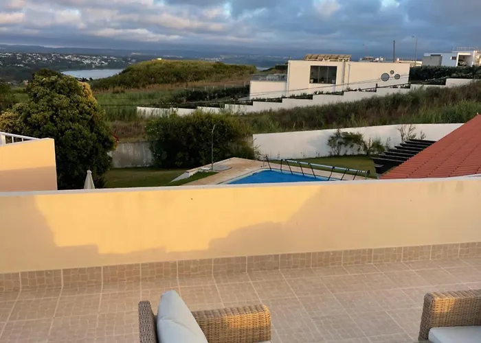 Villa Luxury 6 Bedroom Oceanfront - Sleeps 22 Guests